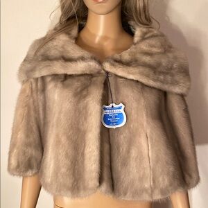 Harrods Gray Cape with Dramatic Collar and Plush Texture